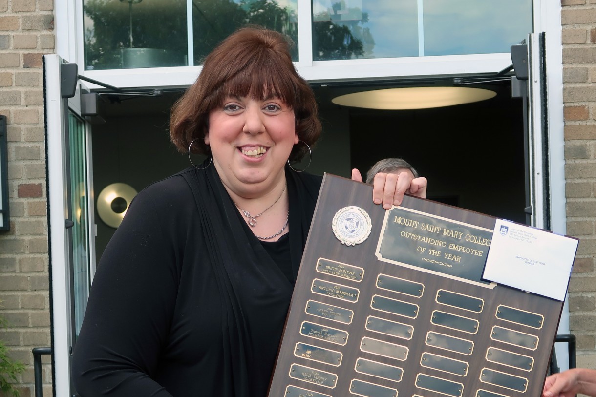 Mount Names Tenneriello Employee Of The Year Mount Saint Mary College mount-names-tenneriello-employee-of-the-year-mount-saint-mary-college