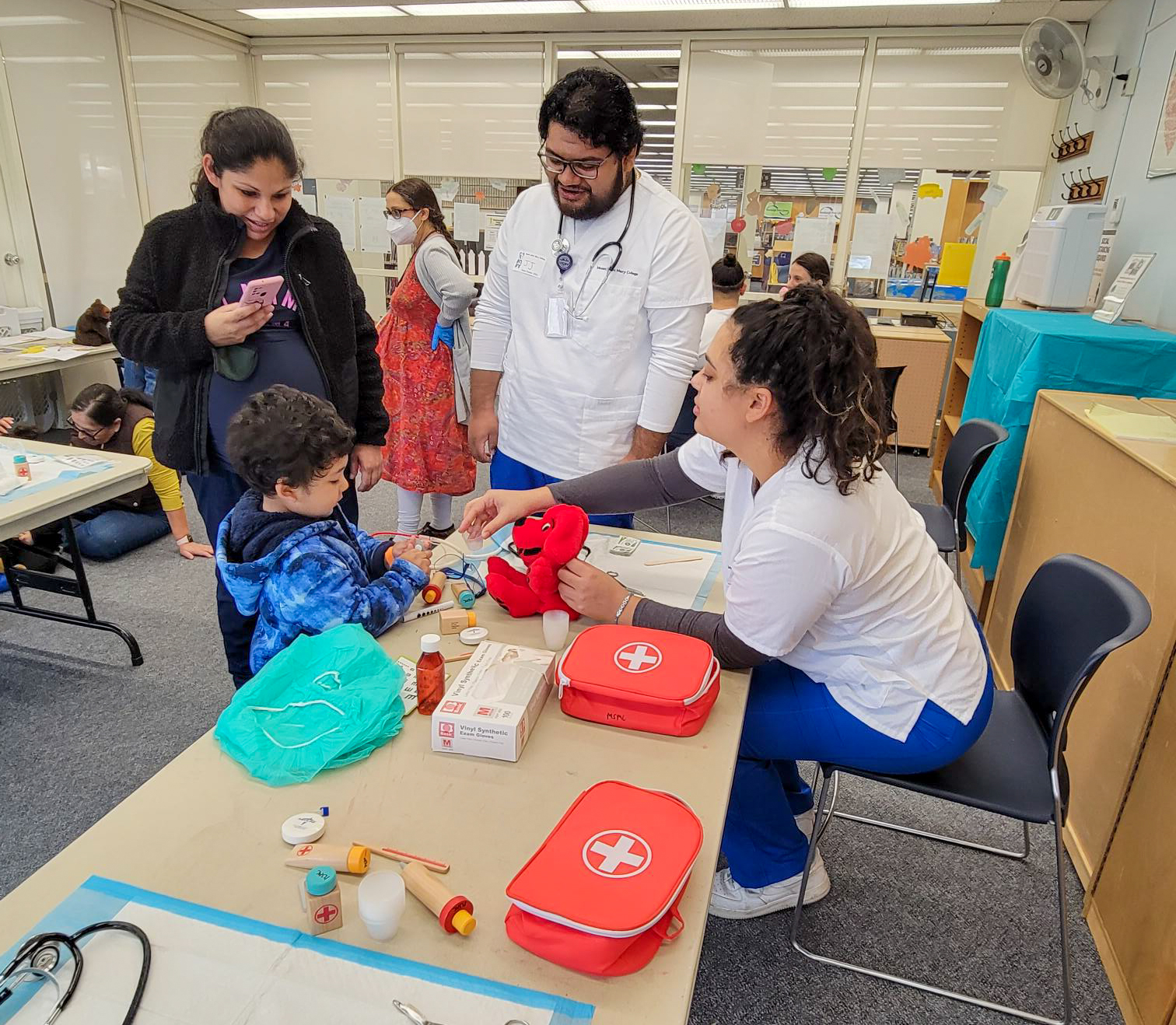 Mount Fuzzy Friends Clinic teaches youngsters about medical care