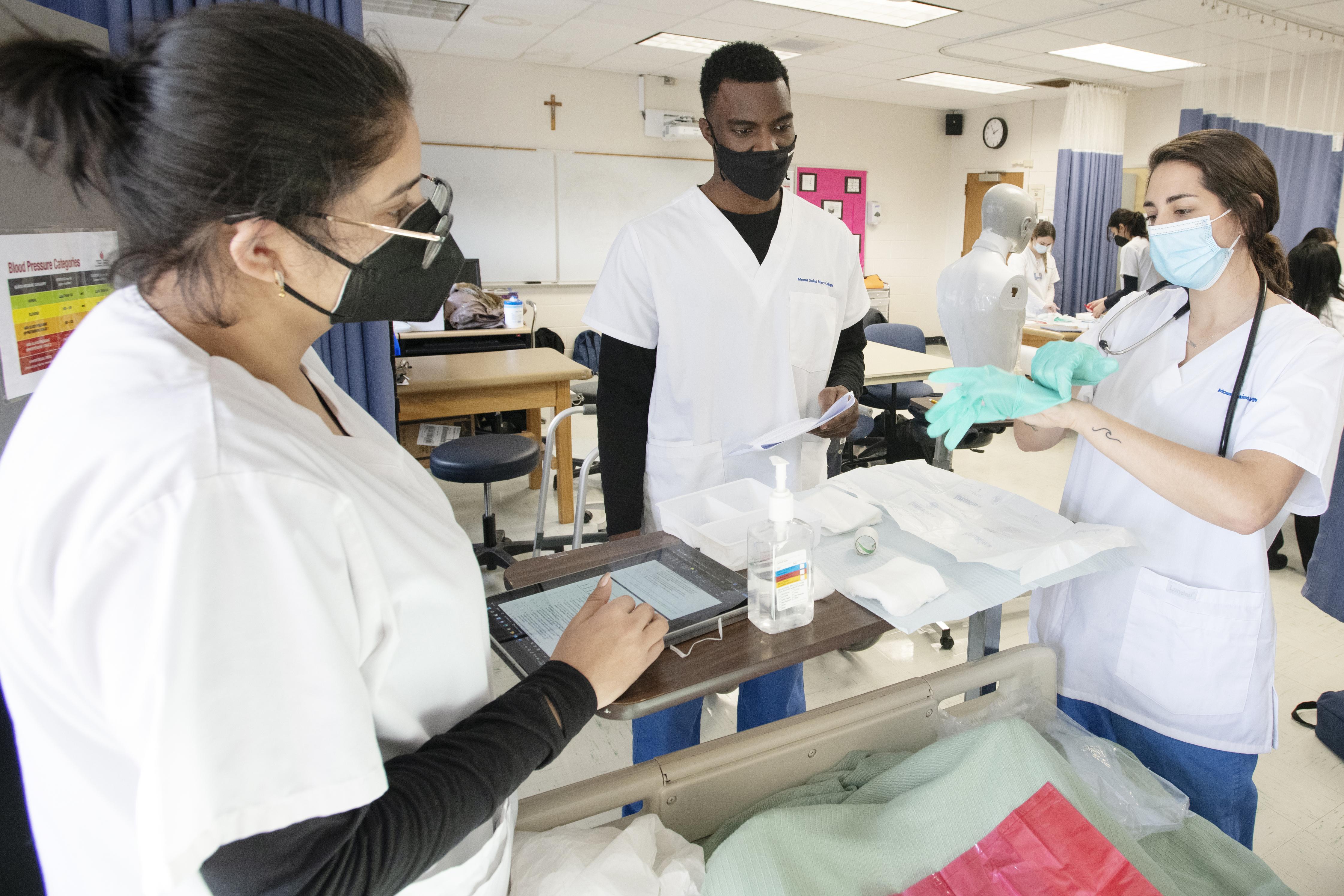 Mount receives 1.6m Nursing Workforce Diversity grant Mount Saint