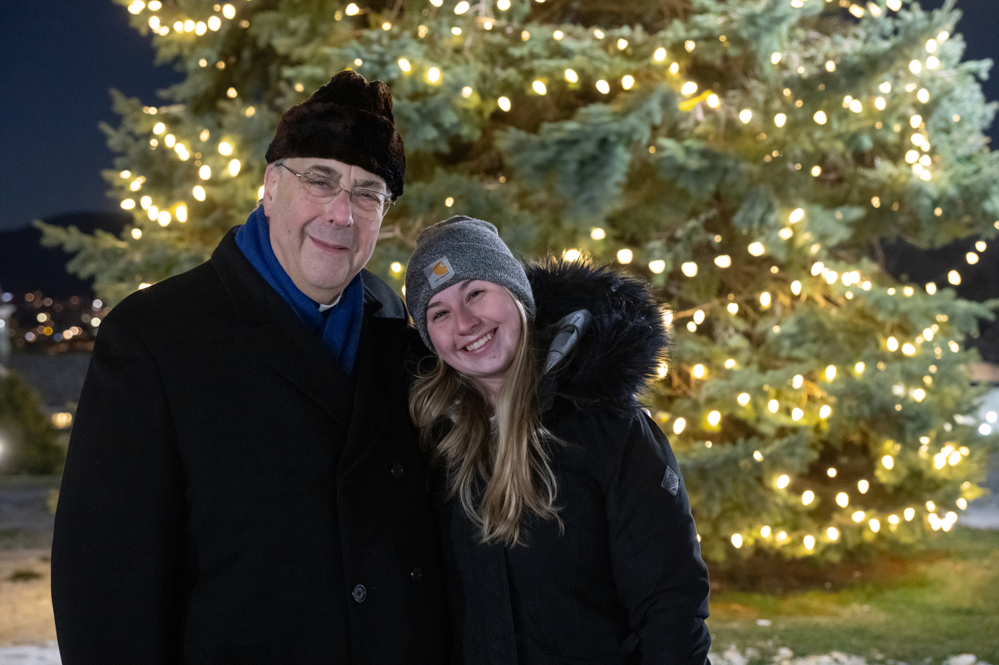 O Christmas Tree: Mount kicks off holiday season with tree lighting ...