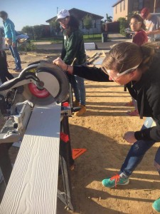 Students at Habitat bulid